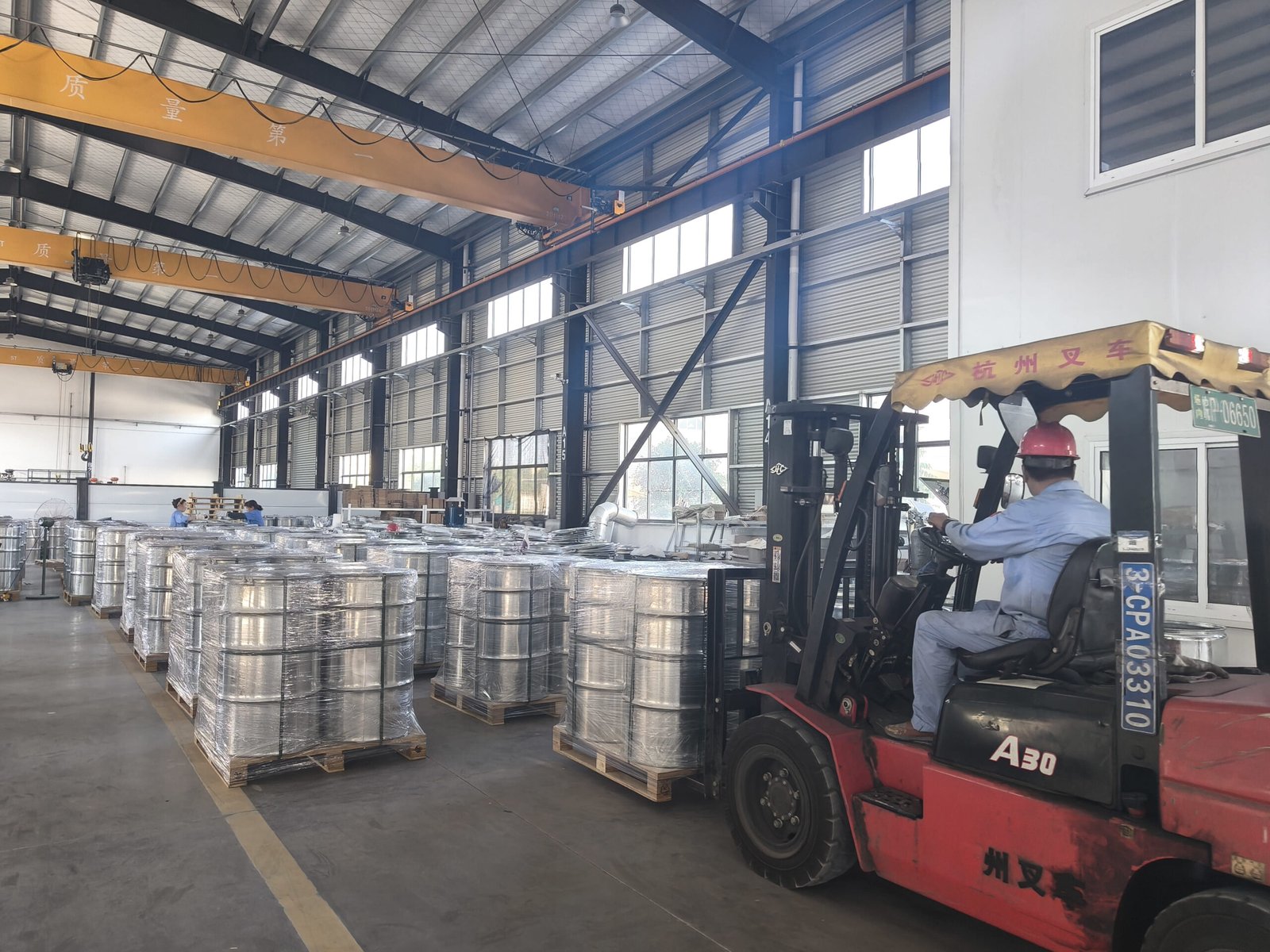 A visual comparison of a material with many small micropores versus one with a few large macropores