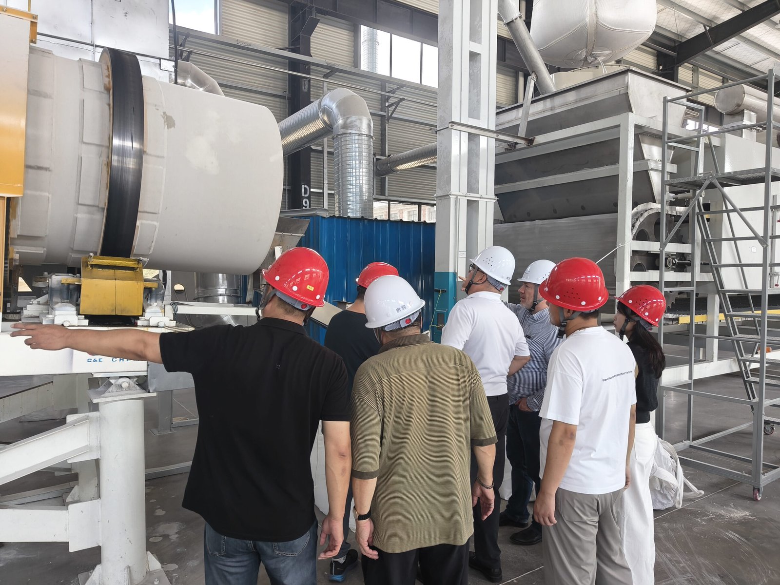 Industrial PSA towers for hydrogen purification