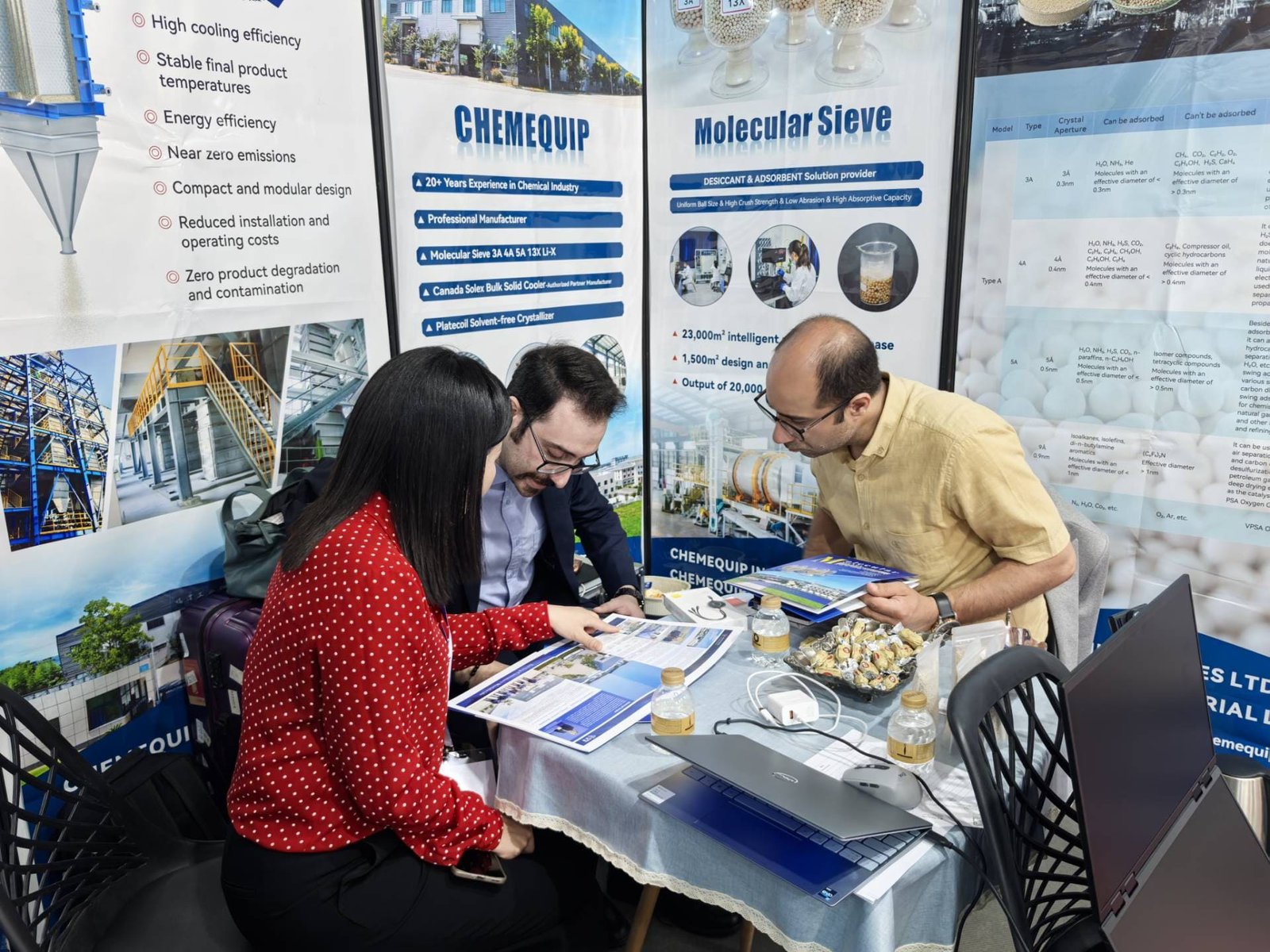 A schematic of a two-tower PSA system, showing one adsorbing and one regenerating.